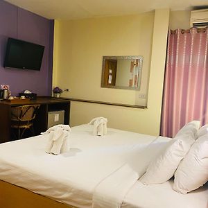 Budget Zimmer mit Kingsize-Bett